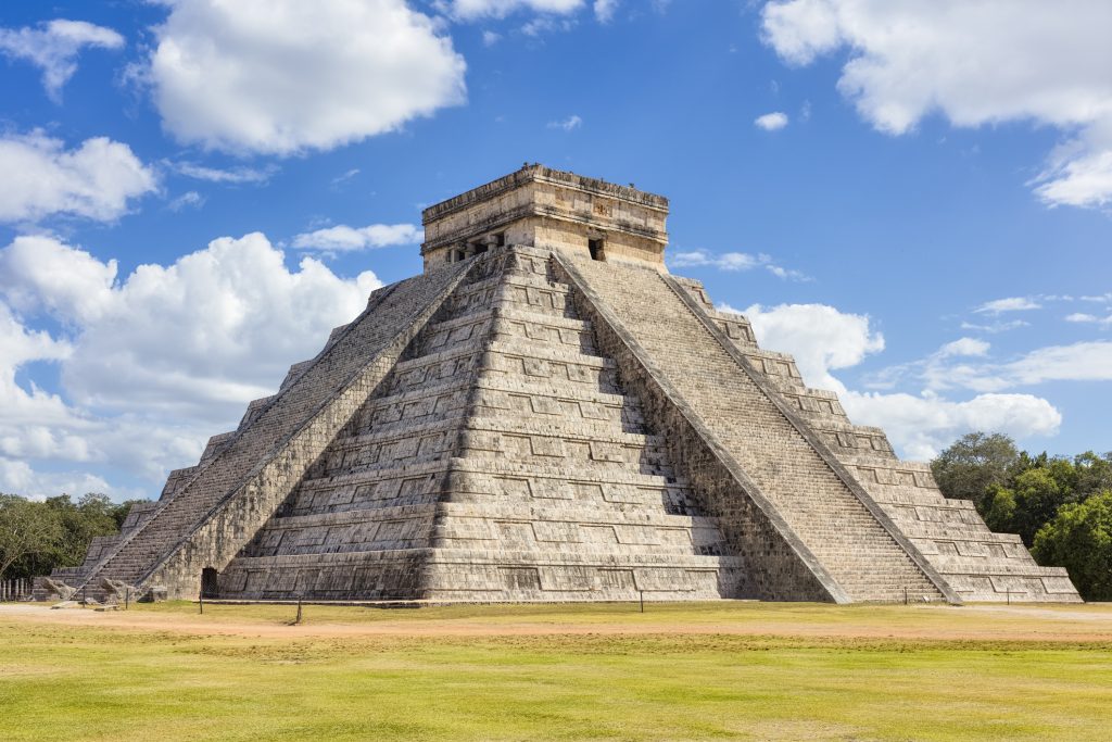 Kukulkan / El Castillo , Mayan Pyramid Chichen Itza Mexico