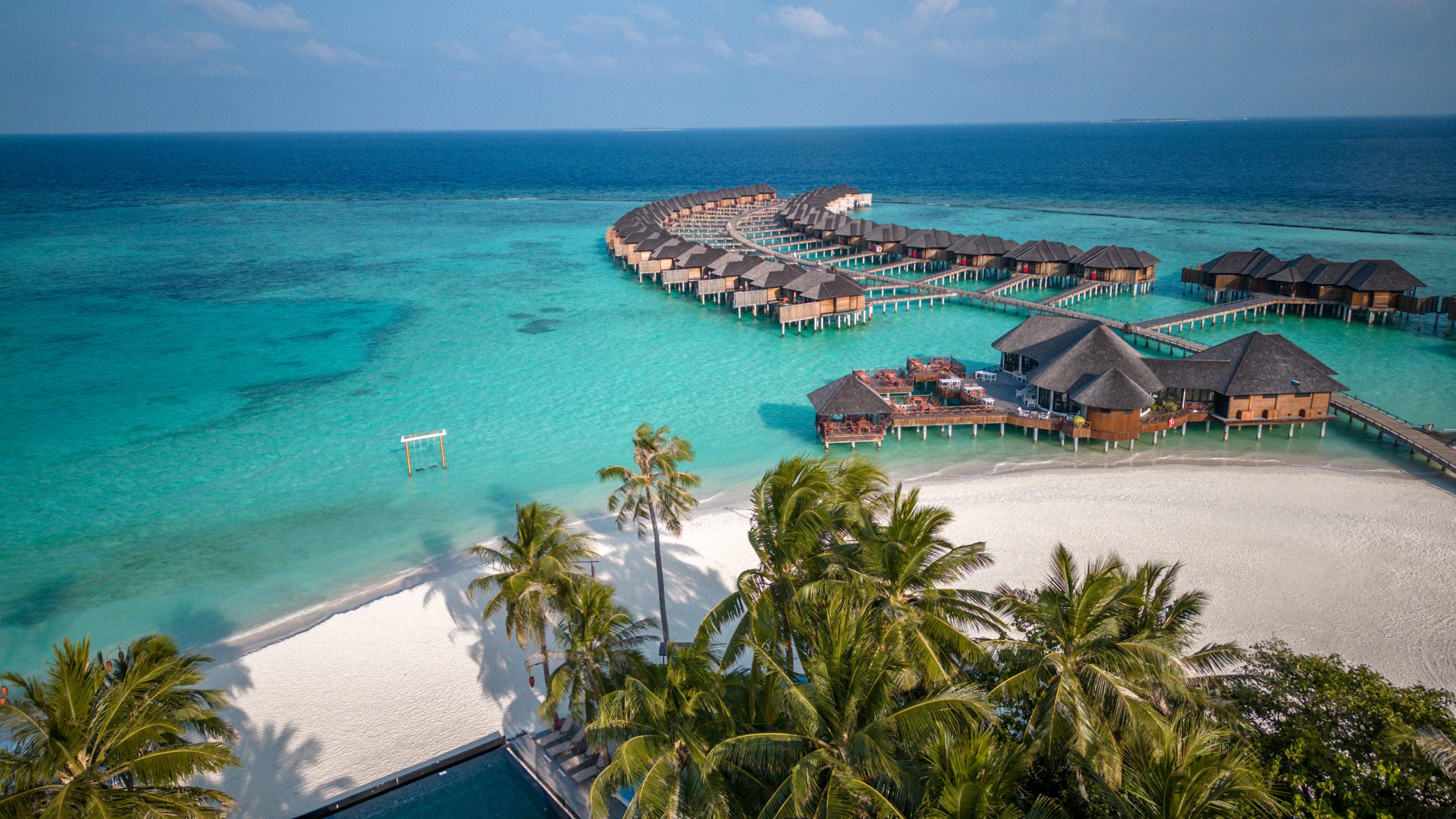 Maldives hotel beach resort on tropical Island - Blue Ribbon Travel